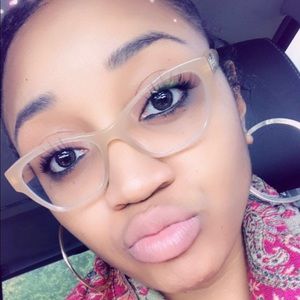 Meet your Posher, Dalia